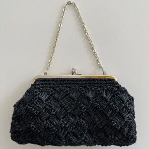 VINTAGE Woven Raffia Evening Small Hand Bag Metal Frame Kiss Closure Minimalist